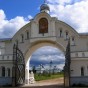 Святые ворота с надвратной часовней апостола Иоанна Богослова. Крыпецкий монастырь