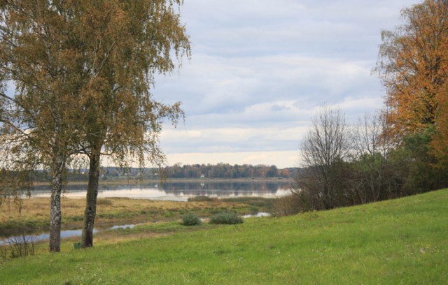 Озеро Кучане в усадьбе Михайловское